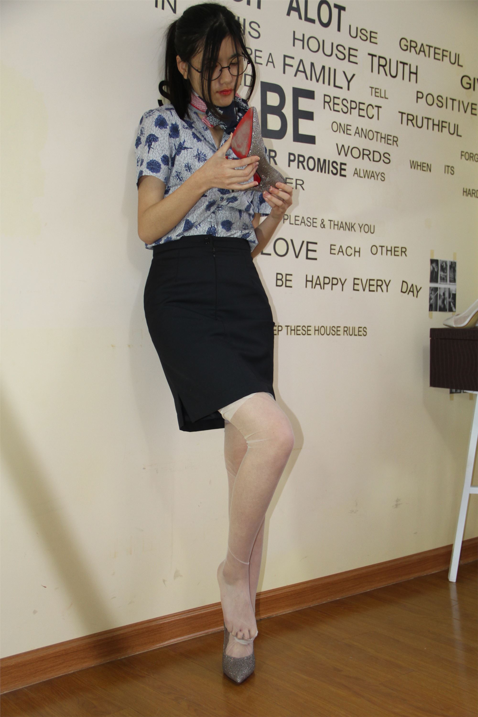 自由摄影 No.004 质感的制服搭配长筒0D长筒丝